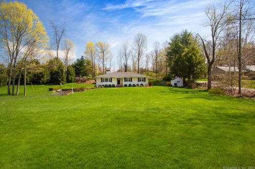 112 Blackman Rd, Ridgefield, CT 06877-4205