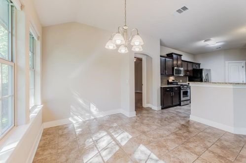 6928 Bay City Bnd, Austin TX 78725-2938 exterior