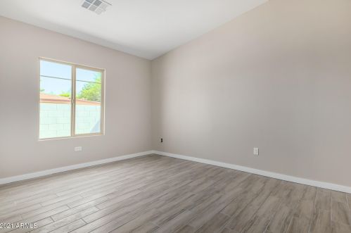 5006 35th Dr, Phoenix AZ  85041-2622 exterior