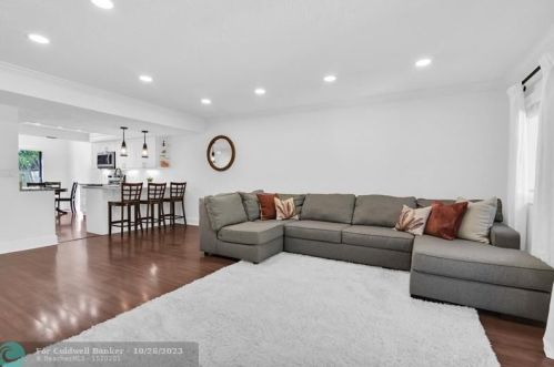 1330 13 St, Boca Raton FL 33486-5323 exterior