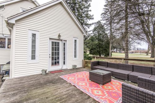 8415 Fox Croft Ln, Milwaukee WI 53217-2226 exterior