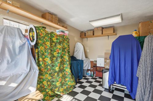 937 Leonard St, Grand Rapids MI 49534-0011 exterior