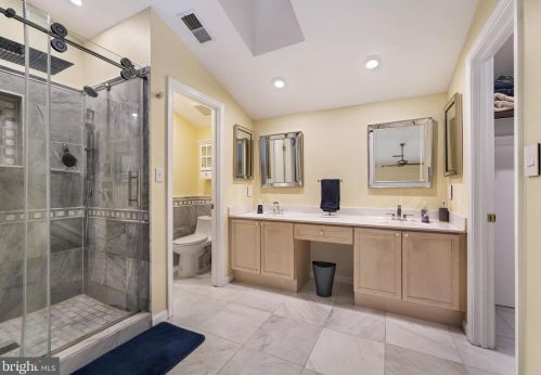 4659 Lambert Dr, Alexandria VA  22311-4942 exterior