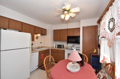 4937 Colonial Ct, Milwaukee WI exterior