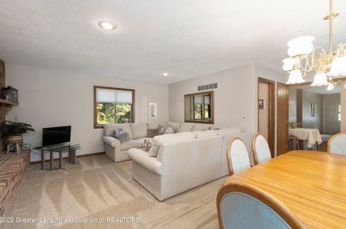 1889 Linden St, East Lansing MI 48823-4313 exterior