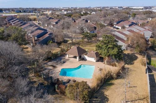 7241 Coronado Cir, Austin TX 78752-2008 exterior