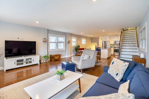 4310 Bernard St, Chicago IL 60618-1109 exterior