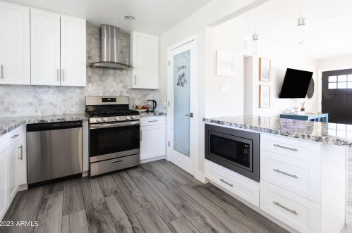 3812 21st Ave, Phoenix AZ  85015-5461 exterior