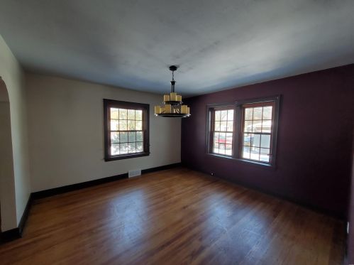 20 Barcelona Ave, Saint Louis, MO 63138-3101