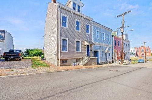 1113 Goettman St, Pittsburgh, PA 15212-5106