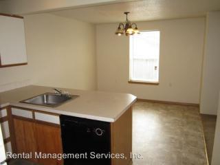 13062 Powell Blvd, Portland OR  13066-3375 exterior