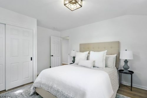 47 Briarwood Dr, Berkeley Heights NJ  07922-1217 exterior