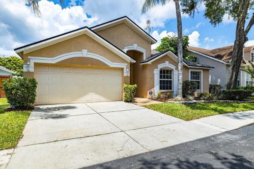 8820 Cypress Hammock Dr, Tampa FL 33614-1952 exterior
