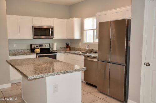 1801 5 Ave, Phoenix AZ 85003-2721 exterior