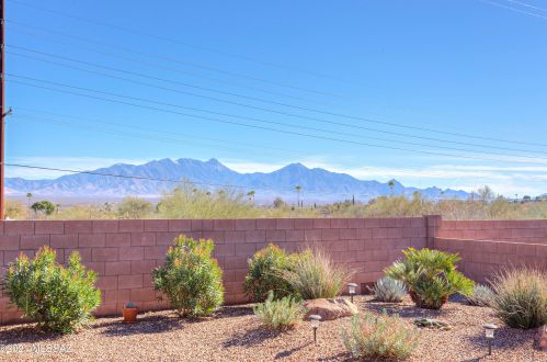 475 Calle Artistica, Green Valley, AZ 85614-6148