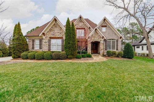 2004 Greyhawk Pl, Apex, NC 27539-9309