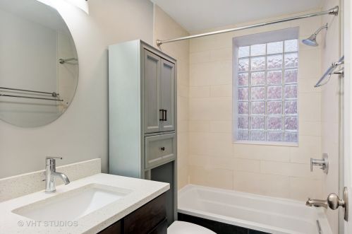 1525 Claremont Ave, Chicago IL  60622-1711 exterior