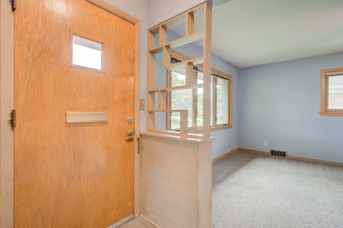 3520 80th St, Milwaukee, WI 53220-1016