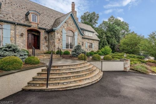 6 Ashland Ter, Chester, NJ 07930-3018