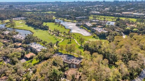 104 Wilderness Dr, Naples FL 34105-2637 exterior