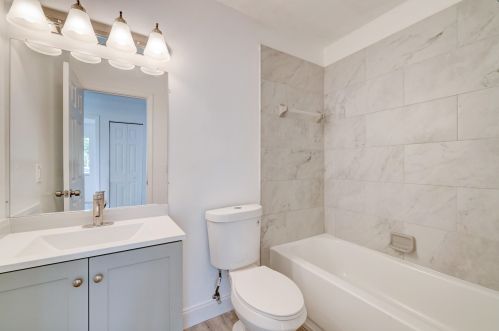 1925 Redwing Cir, Fort Pierce FL 34952-8834 exterior