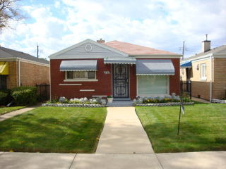 9744 Emerald Ave, Chicago, IL 60628-1042