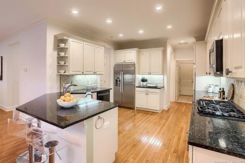 5 Terra Nova Cir, Westport CT 06880-4749 exterior