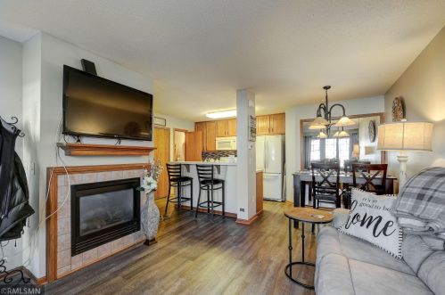 2064 Gresham Ave, Saint Paul MN 55128-3916 exterior