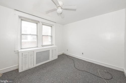 7122 Glenloch St, Philadelphia PA 19135-1215 exterior