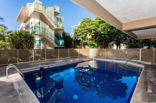 225 Kaiulani Ave, Honolulu HI  96815-3062 exterior