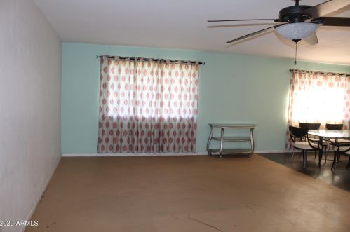 2930 Cavalier Dr, Phoenix AZ 85019-1717 exterior