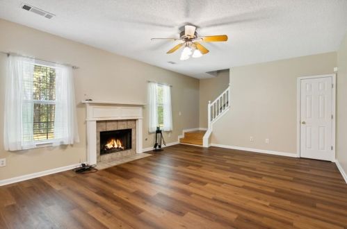 1560 Rogers Crossing Dr, Lithonia GA  30058-7005 exterior