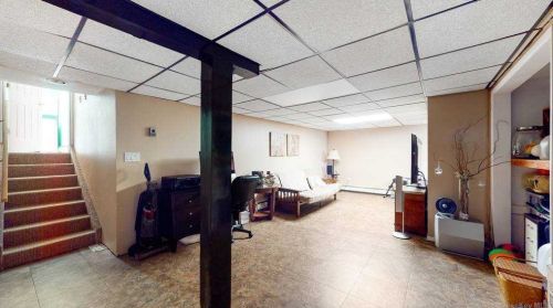 2 Ruby Ln, Huntington Station NY 11746-4518 exterior