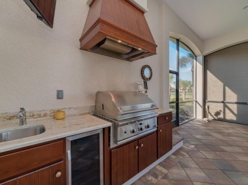 7682 Mulberry Ln, Naples FL exterior