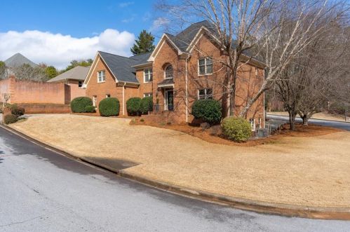2641 Henderson Ridge Dr, Tucker, GA 30084-2444