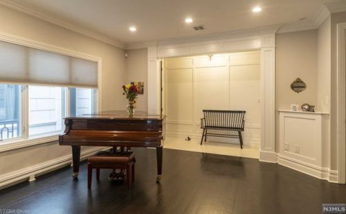 1228 River Rd, Edgewater NJ  07020-1423 exterior