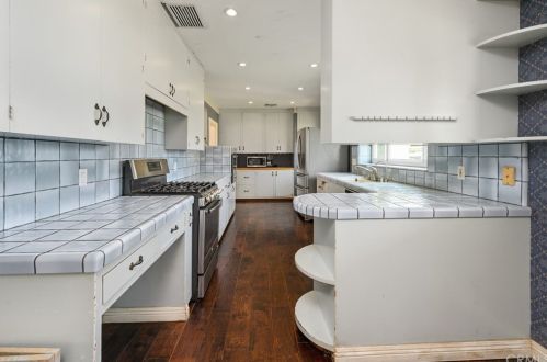 619 Drake Ave, Fullerton CA 92832-1140 exterior