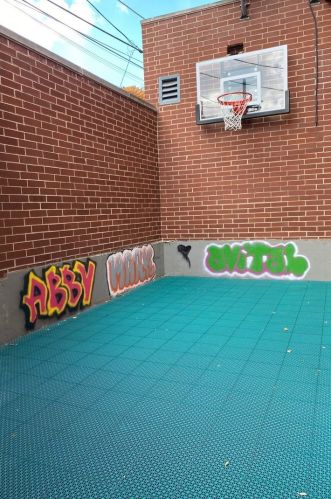 2056 Lincoln Ave, Chicago IL 60659-2314 exterior