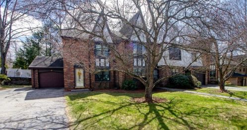 19 Candlewood Pl, Worcester MA  01606-1204 exterior