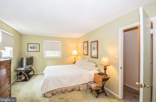 12 Crst Park Ct, Silver Spring MD 20903-1305 exterior