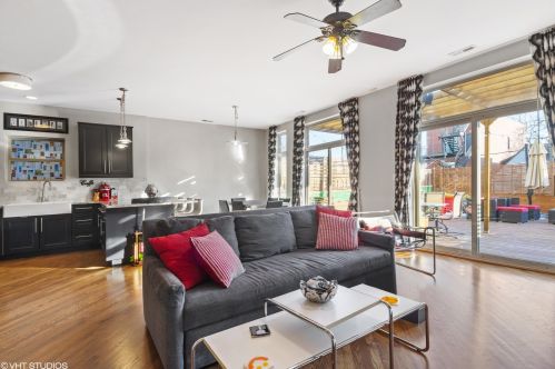 2121 Division St, Chicago, IL 60622-2948