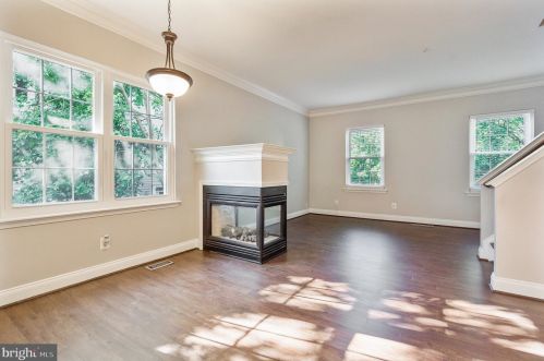 3801 Watkins Mill Dr, Alexandria VA  22304-6444 exterior