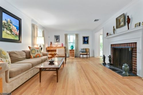 10 Kenneth Rd, Montclair NJ  07043-2542 exterior