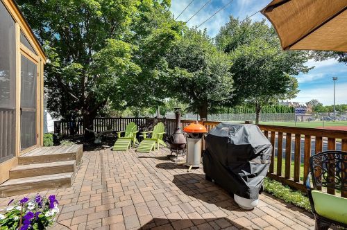 1401 Hartford Ave, Saint Paul MN 55116-1649 exterior