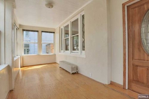 121 Hauxhurst Ave, Union City NJ  07086-6838 exterior