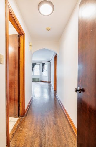 7045 California, Chicago IL 60645-1308 exterior