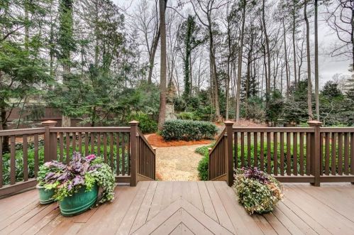 4620 Angelo Dr, Atlanta GA 30319-1045 exterior