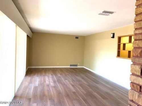 6951 2nd St, Tucson AZ  85710-1222 exterior