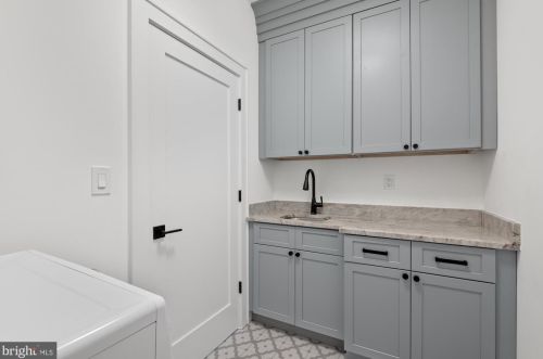 5805 Beech Ave, Bethesda MD  20817-3407 exterior