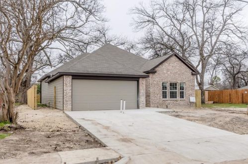 2719 Carpenter Ave, Dallas TX 75210-1705 exterior